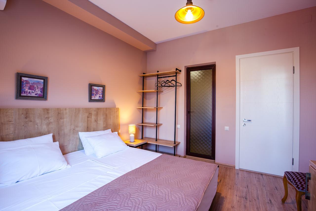 Hotel N16 Batumi Exteriör bild