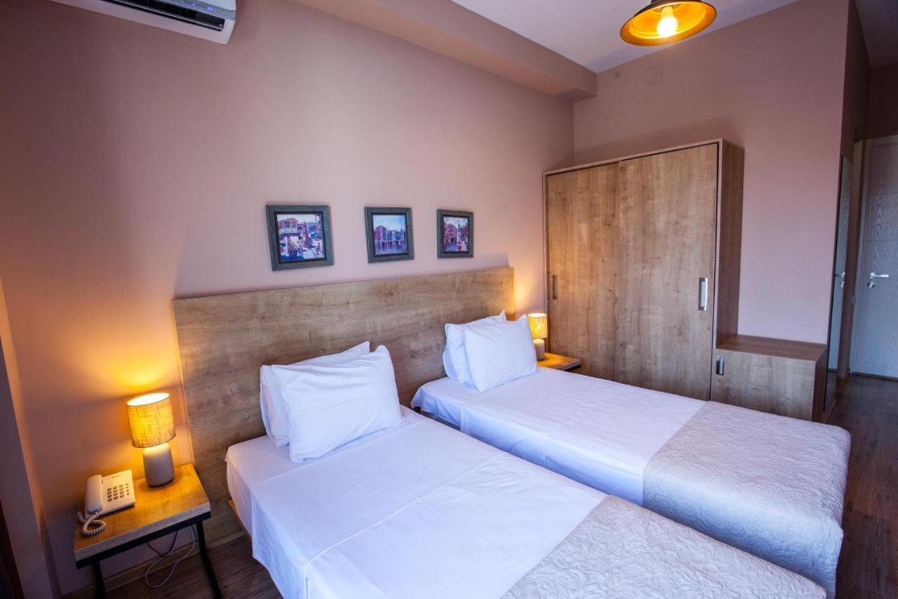 Hotel N16 Batumi Exteriör bild